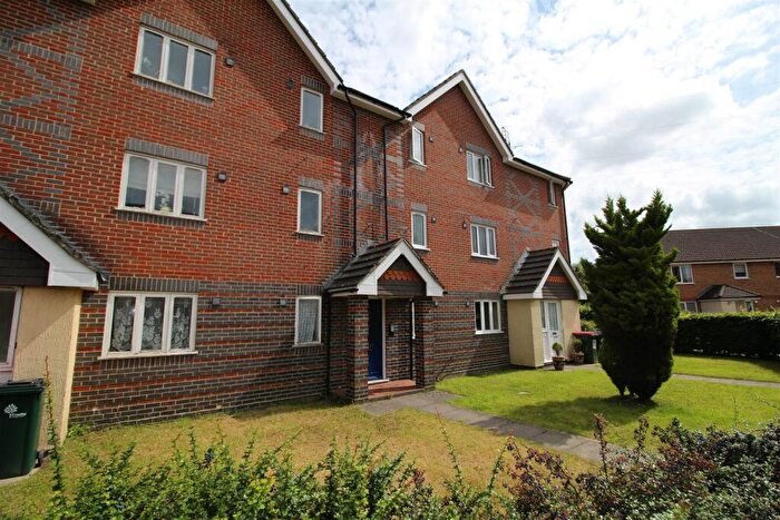 2 Bedroom Flat To Rent In Walker Road, Maidenbower, RH10
