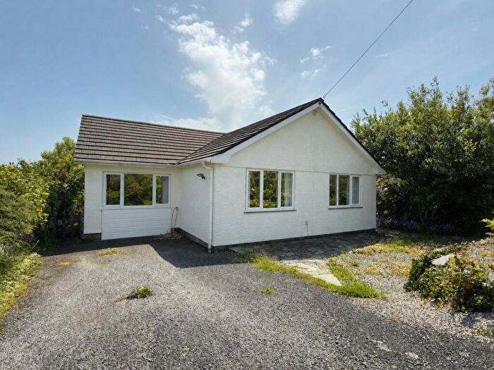 4 Bedroom Detached Bungalow For Sale In Penmead Road, Delabole, PL33