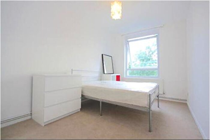3 Bedroom Maisonette To Rent In Reedham Close, N17