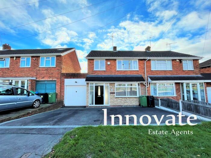 3 Bedroom Semi-Detached House To Rent In Whittingham Road, Halesowen B63