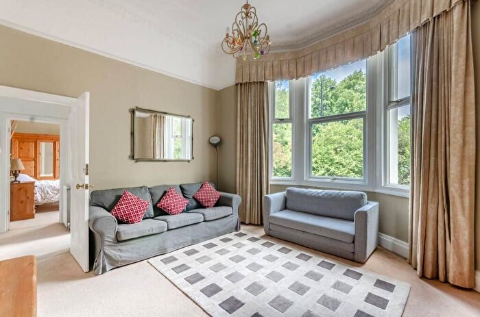 1 Bedroom Flat To Rent In Hurst Lodge, West Putney, SW15