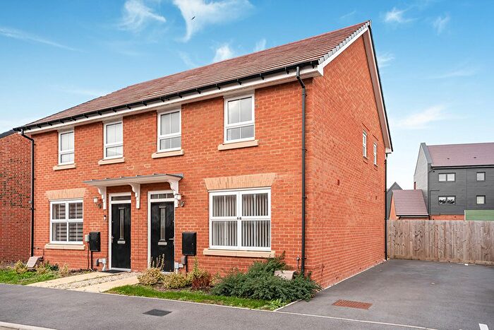 3 Bedroom Semi Detached House For Sale In Hathaways, Abingdon, OX14