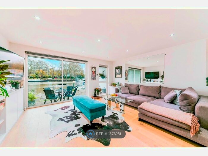 1 Bedroom Flat To Rent In Lower Teddington Road, Hampton Wick, KT1