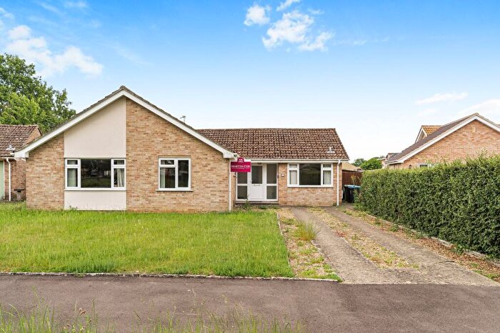 3 Bedroom Detached Bungalow For Sale In Woodlands Road, Witney, OX28