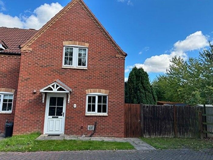 3 Bedroom Semi-Detached House To Rent In Jasmine Court, Spalding, PE11
