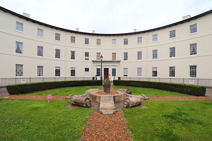 2 Bedroom Property To Rent In The Crescent, Gloucester, GL1