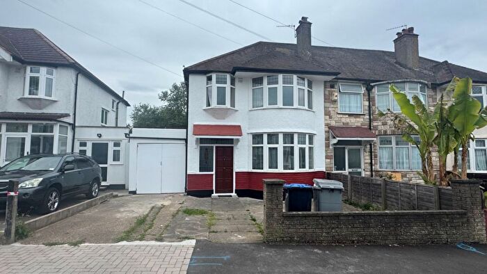 3 Bedroom Terraced House To Rent In The Rise, Neasden, NW10