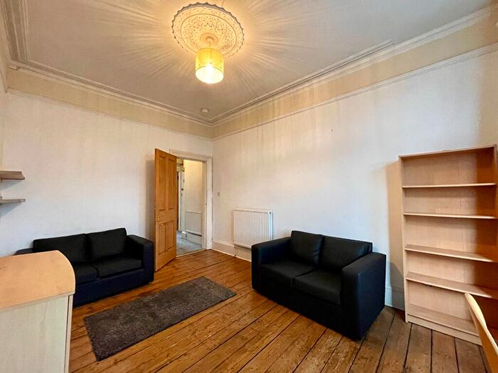 1 Bedroom Flat To Rent In Clifford Street, Glasgow, G51