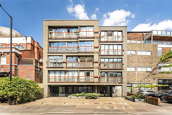 4 Bedroom Flat For Sale In Shacklewell Lane, London, E8