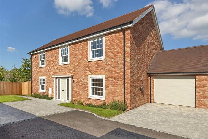 4 Bedroom Property For Sale In Barfield Gardens, Offham, West Malling, ME19