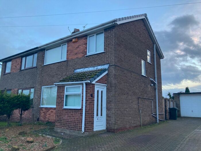 3 Bedroom Semi-Detached House To Rent In Clayfield View, Mexborough, S64