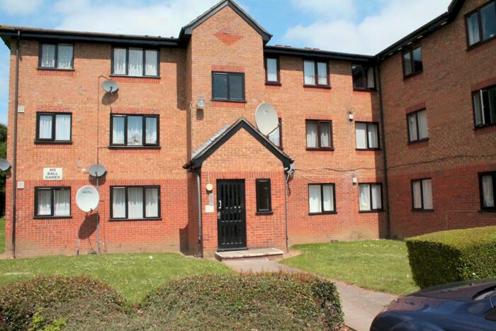1 Bedroom Flat To Rent In Streamside Close, London, N9