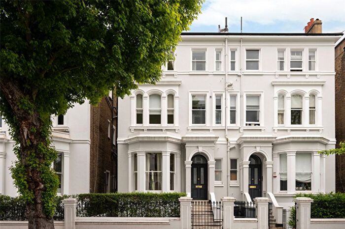 5 Bedroom Semi-Detached House To Rent In Elgin Crescent, London, W11