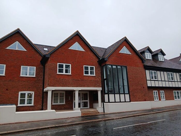 2 Bedroom Flat To Rent In West Street, Reigate, RH2