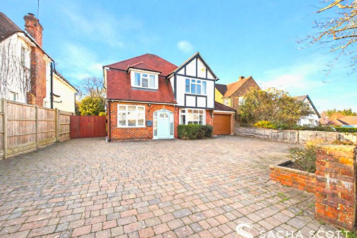 4 Bedroom Detached House For Sale In Garlichill Road, Epsom, KT18