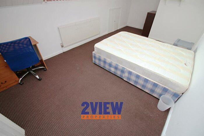 7 Bedroom House To Rent In Ash Grove, Hyde Park, Leeds, LS6