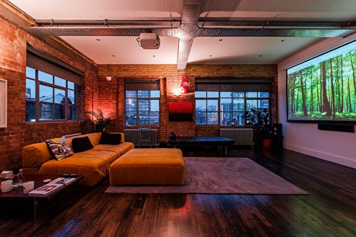 1 Bedroom Flat For Sale In Chocolate Studios, Shepherdess Place, N1