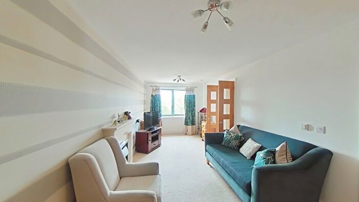 1 Bedroom Property To Rent In Mandeville Court, EN6