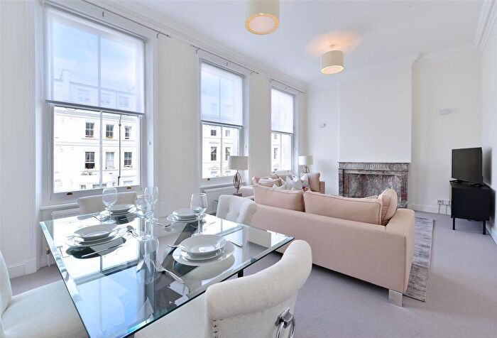 2 Bedroom Flat To Rent In Somerset Court, Lexham Gardens, London, W8