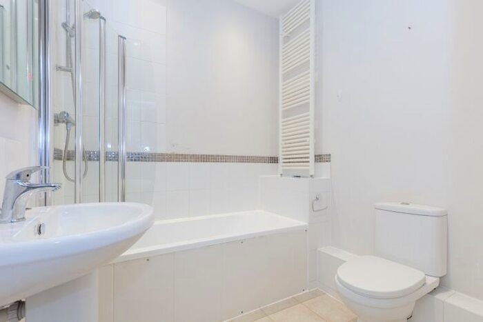 1 Bedroom Flat To Rent In Bridge Street, Witney, OX28