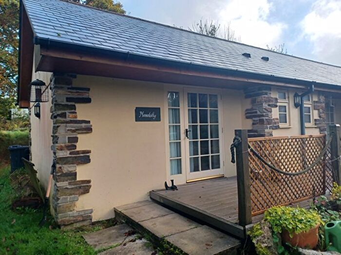 1 Bedroom Flat To Rent In Lansallos, Looe, PL13