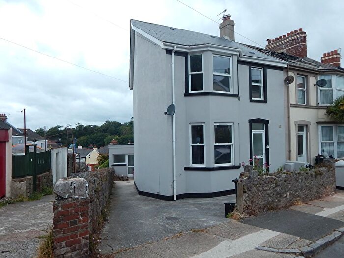 4 Bedroom End Terrace House To Rent In Shirburn Road, Torquay, TQ1