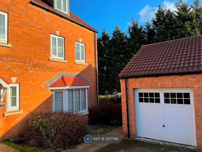 4 Bedroom Semi-Detached House To Rent In Kingfisher Drive, Mexborough S64