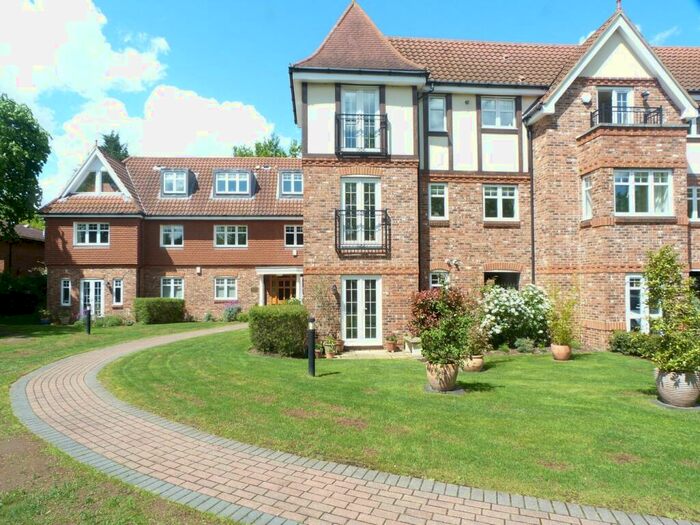 2 Bedroom Apartment To Rent In Portmore Park Road, Weybridge, KT13
