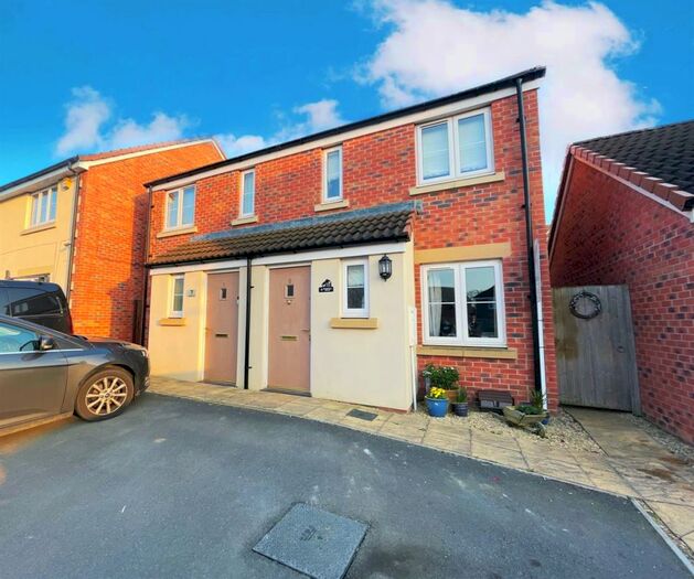 2 Bedroom SemiDetached House For Sale In Badbury Park, Coate, Swindon, SN3