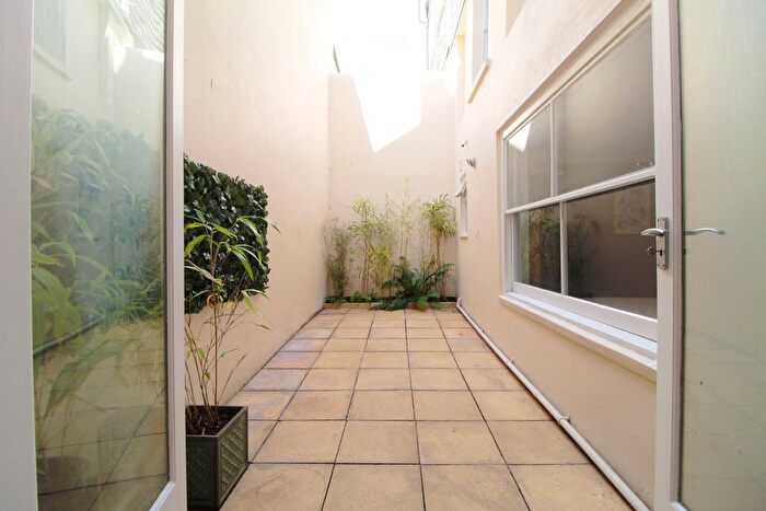2 Bedroom Flat To Rent In Norfolk Square, Brighton, BN1