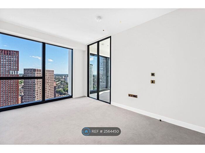 3 Bedroom Flat To Rent In Nine Elms Lane, London, SW8