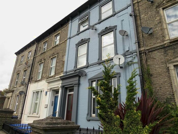 2 Bedroom Flat To Rent In Wilton Road, Salisbury, SP2