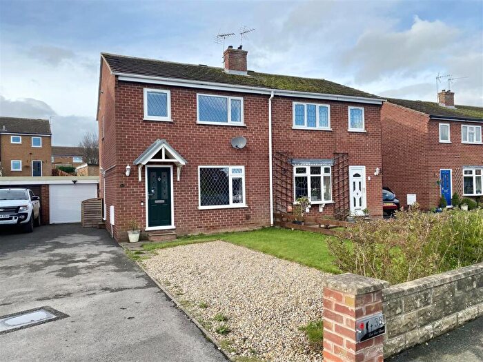 3 Bedroom Semi-Detached House For Sale In Oak Tree Road, Bedale, DL8