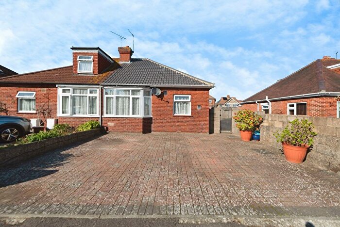 2 Bedroom Bungalow For Sale In Dunkeld Road, Gosport, Hampshire, PO12