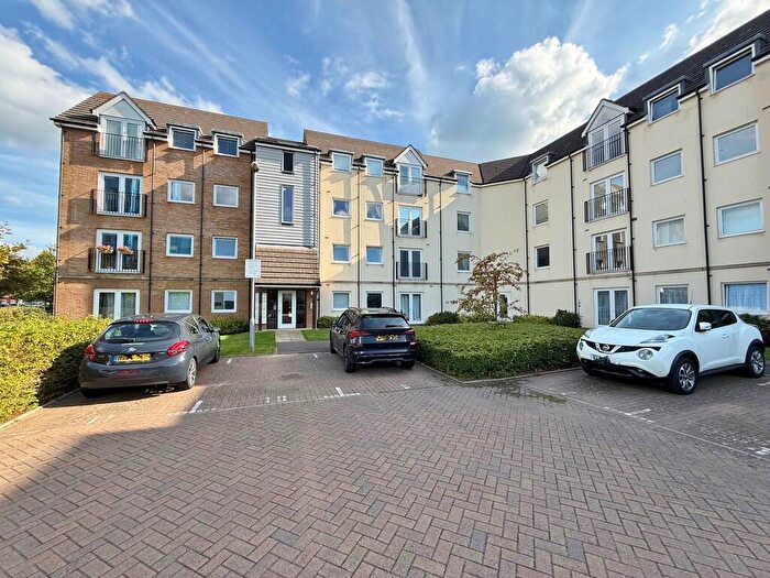 2 Bedroom Apartment For Sale In Tudor Crescent, Cosham, Portsmouth, PO6