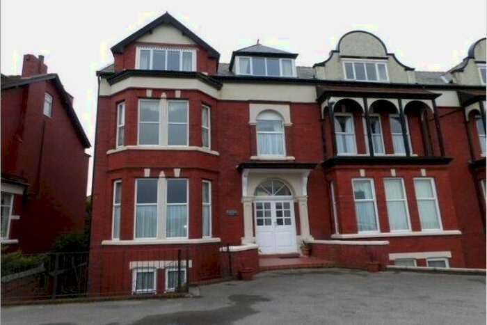 2 Bedroom Flat To Rent In Promenade, Southport, PR9