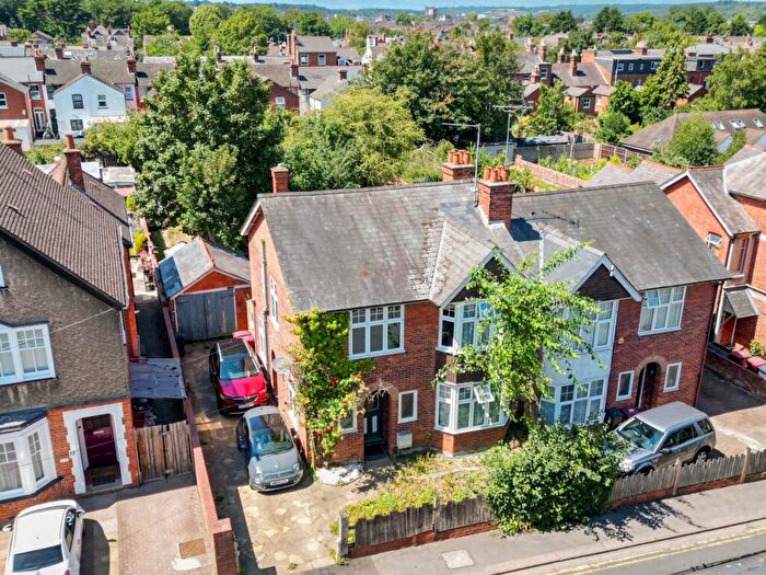 3 Bedroom Semi-Detached House For Sale In Prospect Street, Reading, RG1