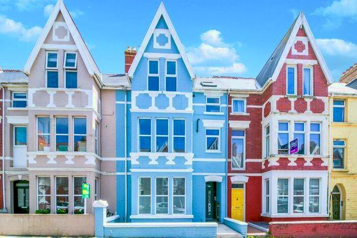 1 Bedroom Flat To Rent In Mary Street, Porthcawl, CF36