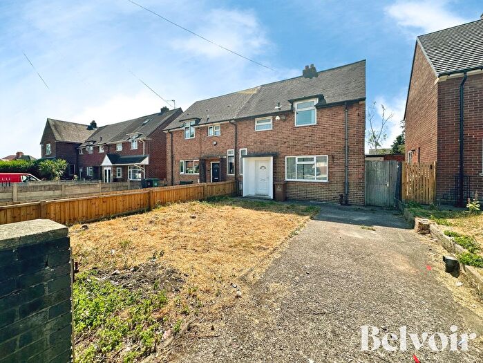 3 Bedroom Semi-Detached House For Sale In Barracks Lane, Walsall, WS3