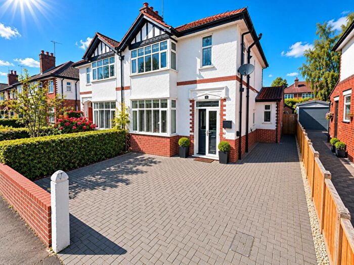 3 Bedroom Semi Detached House For Sale In Greenbank Road, Chester, Cheshire, CH2