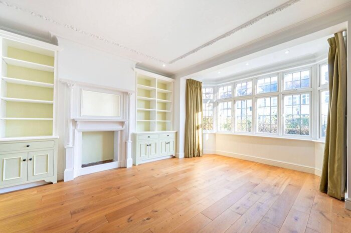 3 Bedroom Semi Detached House For Sale In Heber Road, Cricklewood, London, NW2