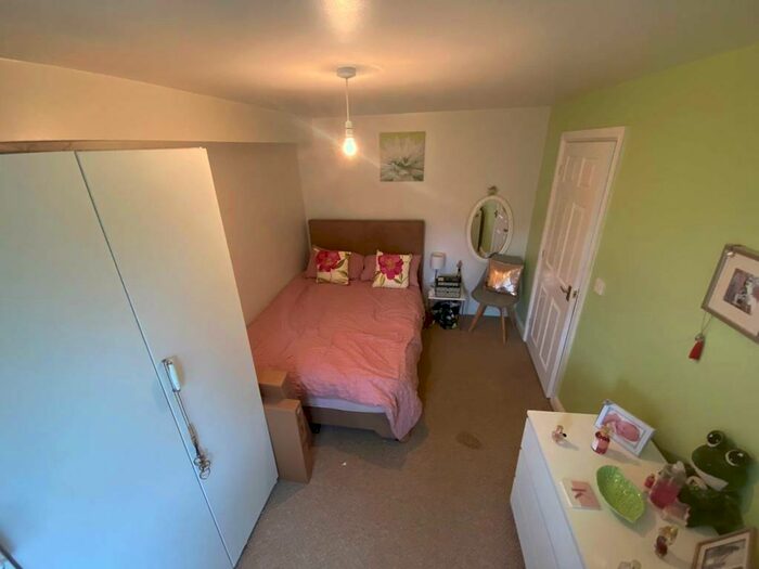 2 Bedroom Apartment To Rent In Thornwood Close, Thurnscoe, S63