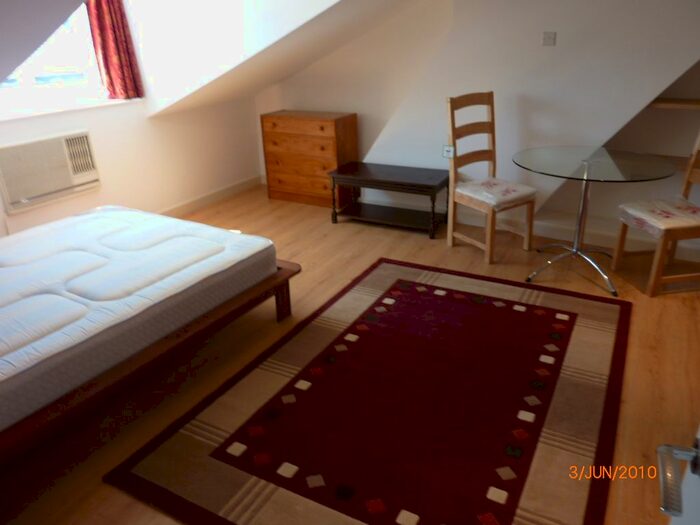 1 Bedroom Flat To Rent In Goldsmid Road, Reading, Berkshire RG1