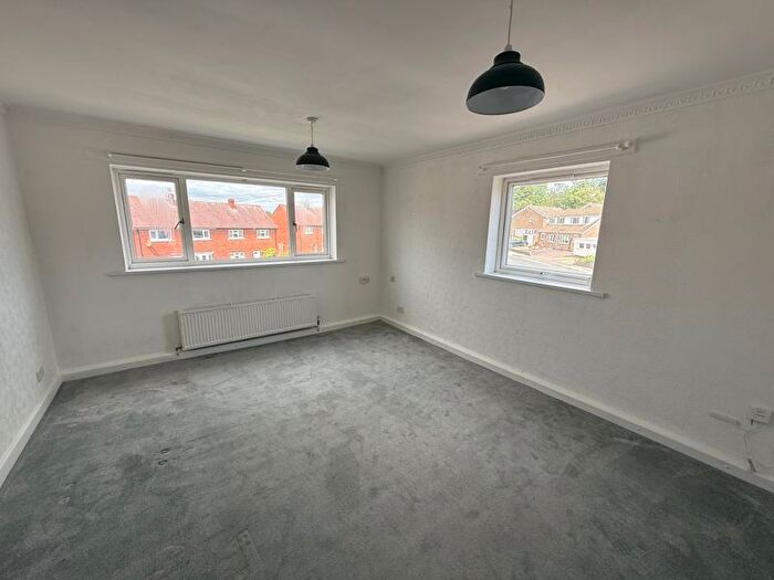 3 Bedroom Flat To Rent In Storrs Hill Road, Ossett, WF5