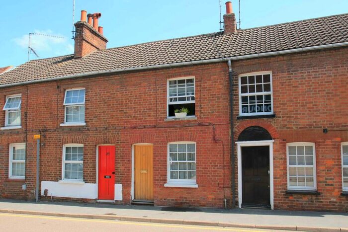 2 Bedroom Cottage To Rent In Akeman Street, Tring, HP23
