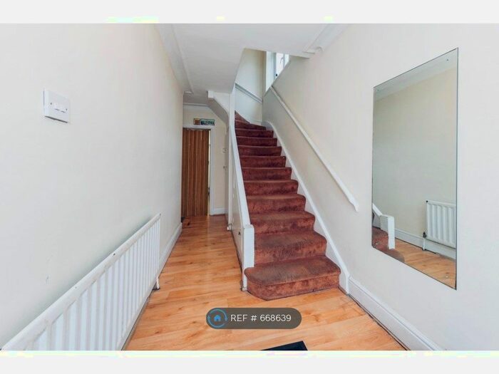 Studio To Rent In Orchard Crescent, Edgware, HA8