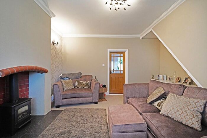 2 Bedroom Semi-Detached House For Sale In Stratford Road, Hockley Heath, B94