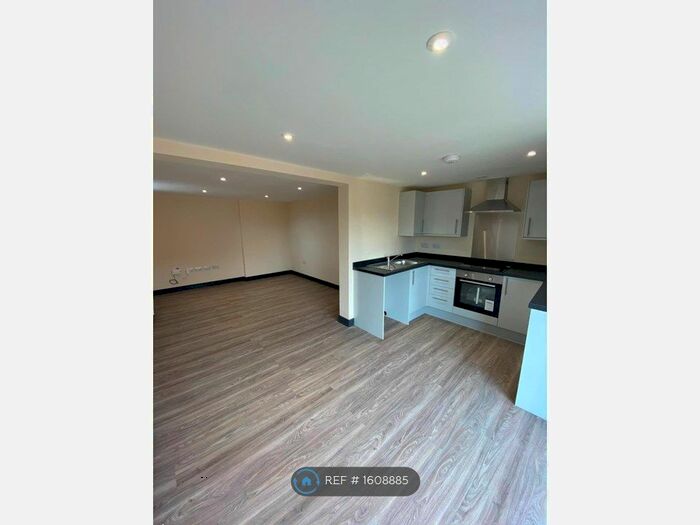 2 Bedroom Flat To Rent In Burgess Road, Leicester, LE2