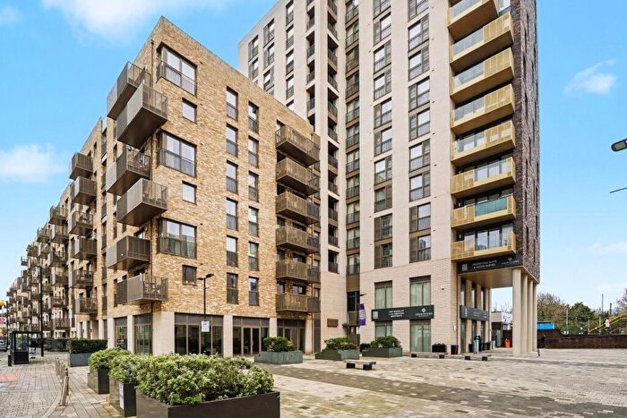 1 Bedroom Flat For Sale In Peregrine Point, Alma Road, Enfield, EN3