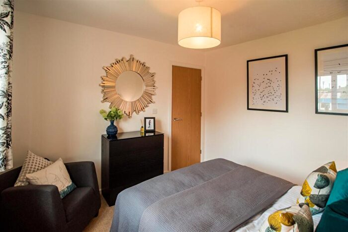 4 Bedroom Semi-Detached House To Rent In Butterworth Road, Sutton In Ashfield, NG17